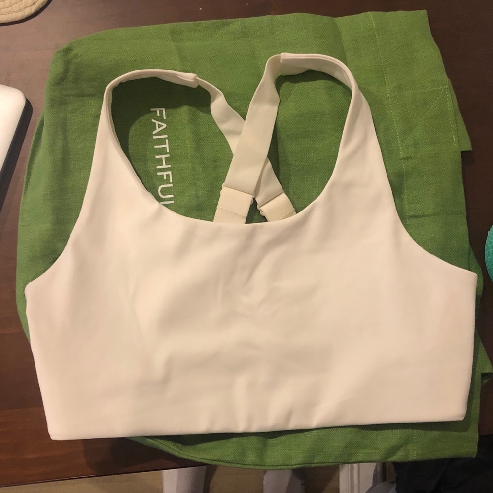 NWOT Girlfriend collective Simone bra in ivory